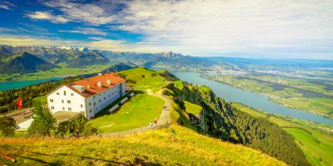 Titelbild für Das Beste der Schweiz mit Vierwaldstätter See – Zugersee – Rigi-Kulm und der Drachen des Pilatus